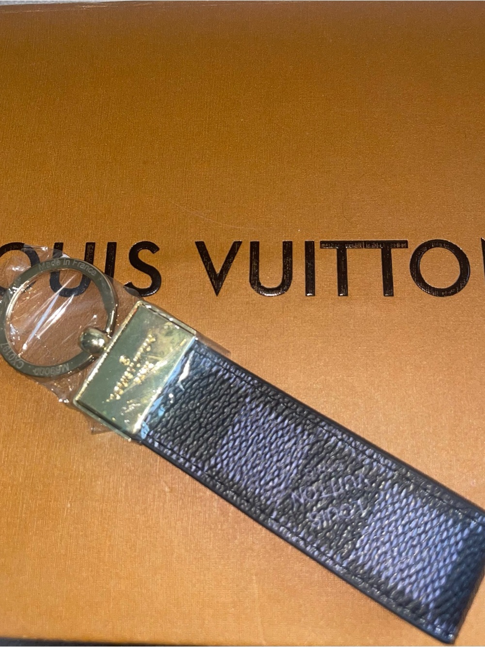 Fashion Black Leather Key Strap with Gold Hardware
